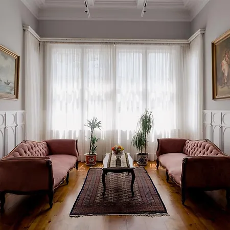 Victoria Mansion A Luxurious Neoclassical Experience Frühstückspension