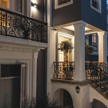 Victoria Mansion A Luxurious Neoclassical Experience Bed and Breakfast Rhodes City