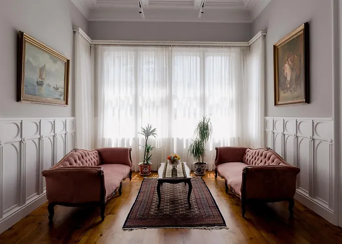 Victoria Mansion A Luxurious Neoclassical Experience Oda ve Kahvaltı