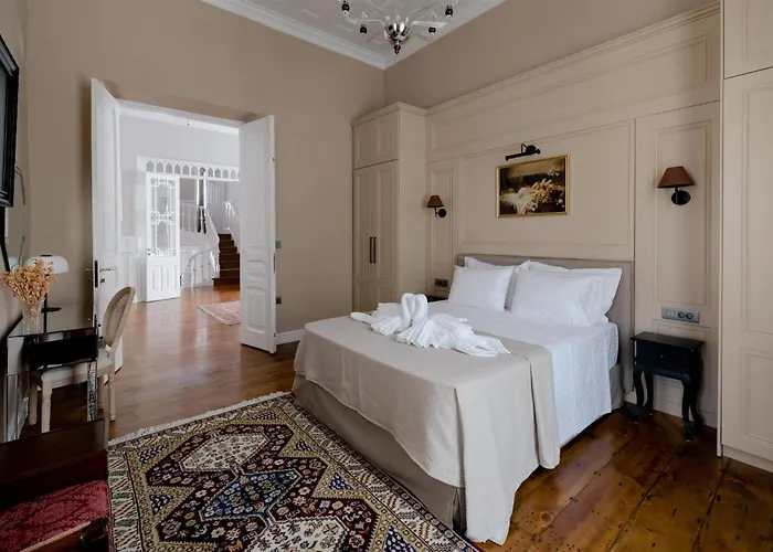 Victoria Mansion A Luxurious Neoclassical Experience