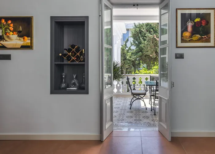 Oda ve Kahvaltı Victoria Mansion A Luxurious Neoclassical Experience