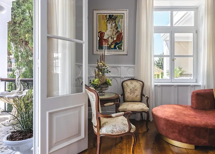 Oda ve Kahvaltı Victoria Mansion A Luxurious Neoclassical Experience