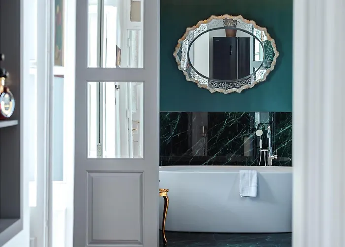 Oda ve Kahvaltı Victoria Mansion A Luxurious Neoclassical Experience