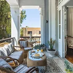 Bed & Breakfast Victoria Mansion A Luxurious Neoclassical Experience 4*