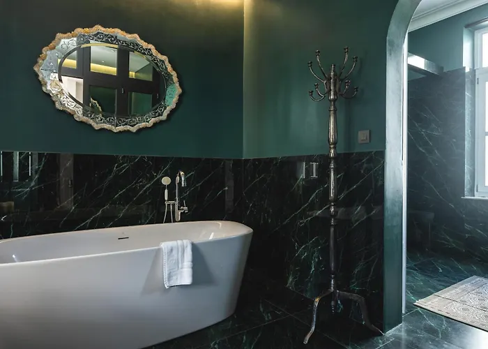 Victoria Mansion A Luxurious Neoclassical Experience 4*