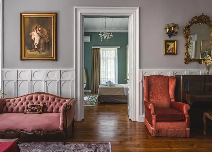 Bed & Breakfast Victoria Mansion A Luxurious Neoclassical Experience 4*